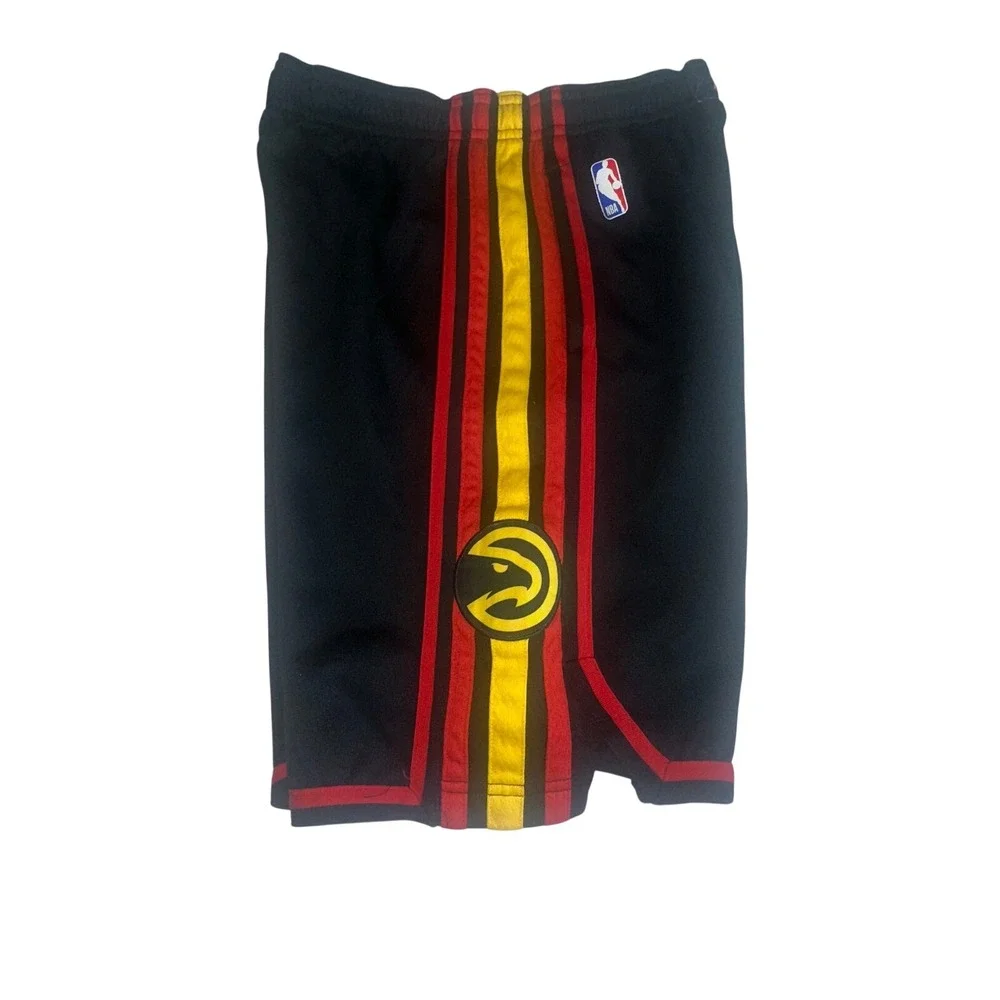 Jordan NBA Basketball Athletic Shorts Kids Atlanta Hawks Black Red Yellow Size L